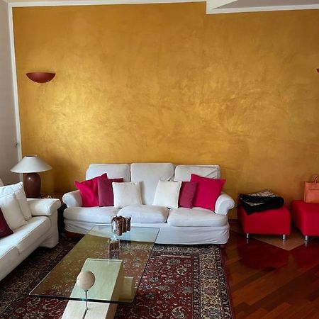 Zen Apartment Located In Turin Pre Hill Exterior foto